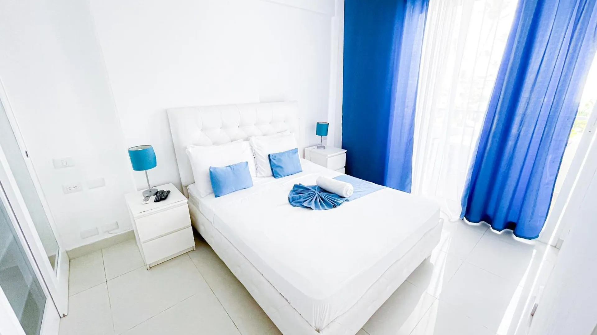 Azure Suites & Stuios Hotel Rooftop Pool Dukassi Sol Caribe Beach Club & Spa Punta Cana