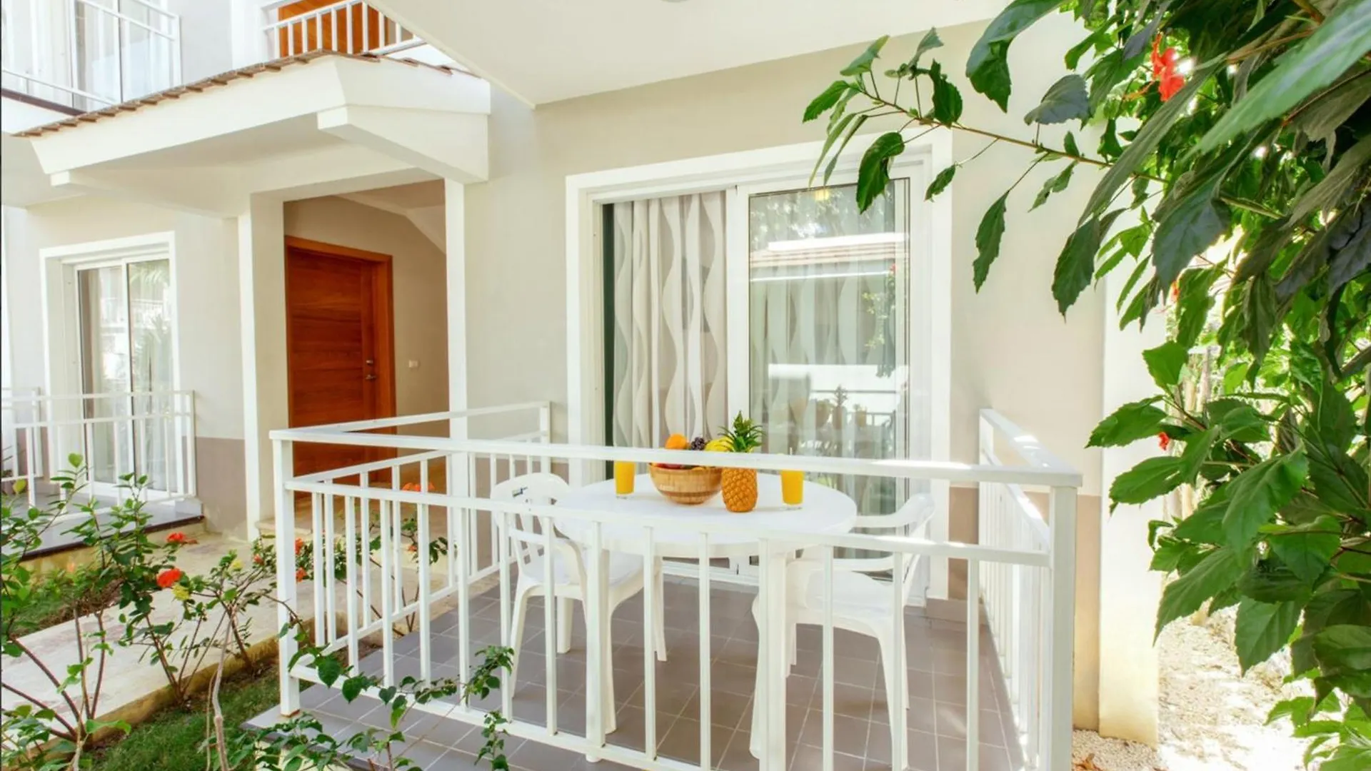 Azure Suites & Stuios Hotel Rooftop Pool Dukassi Sol Caribe Beach Club & Spa Punta Cana